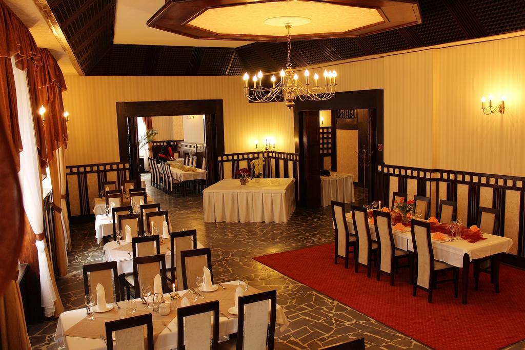 Hotel Staromiejski Słupsk Esterno foto