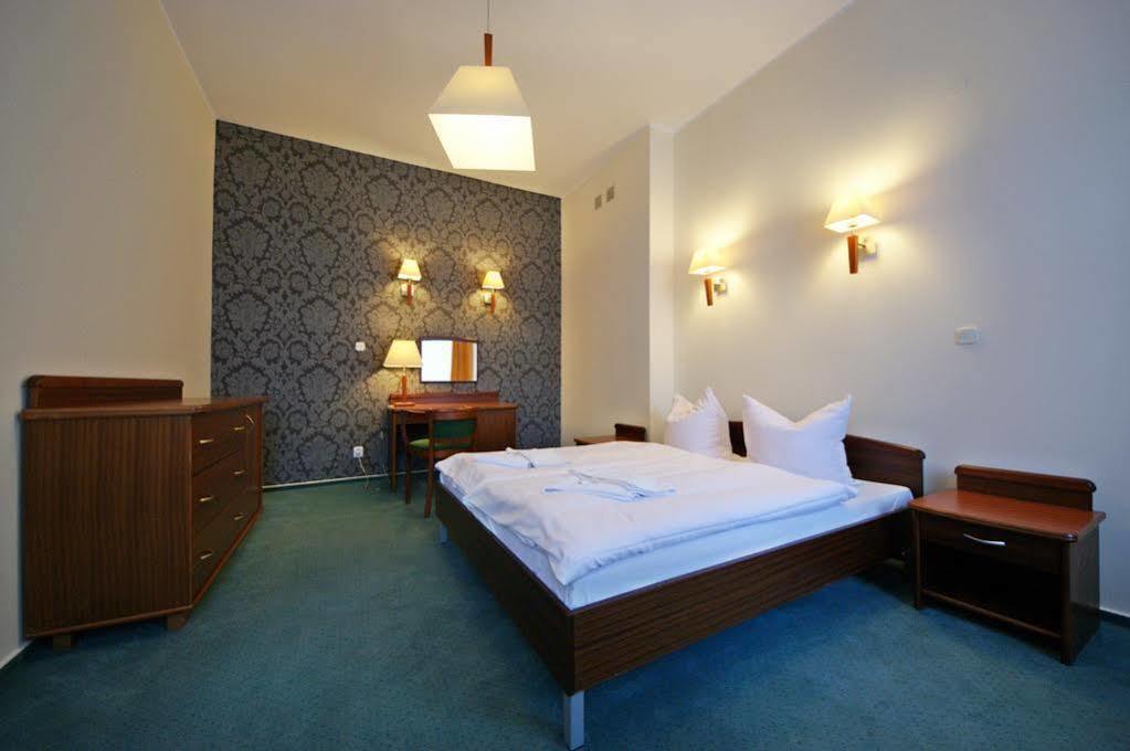 Hotel Staromiejski Słupsk Esterno foto