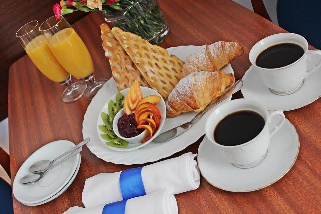 Hotel Staromiejski Słupsk Esterno foto